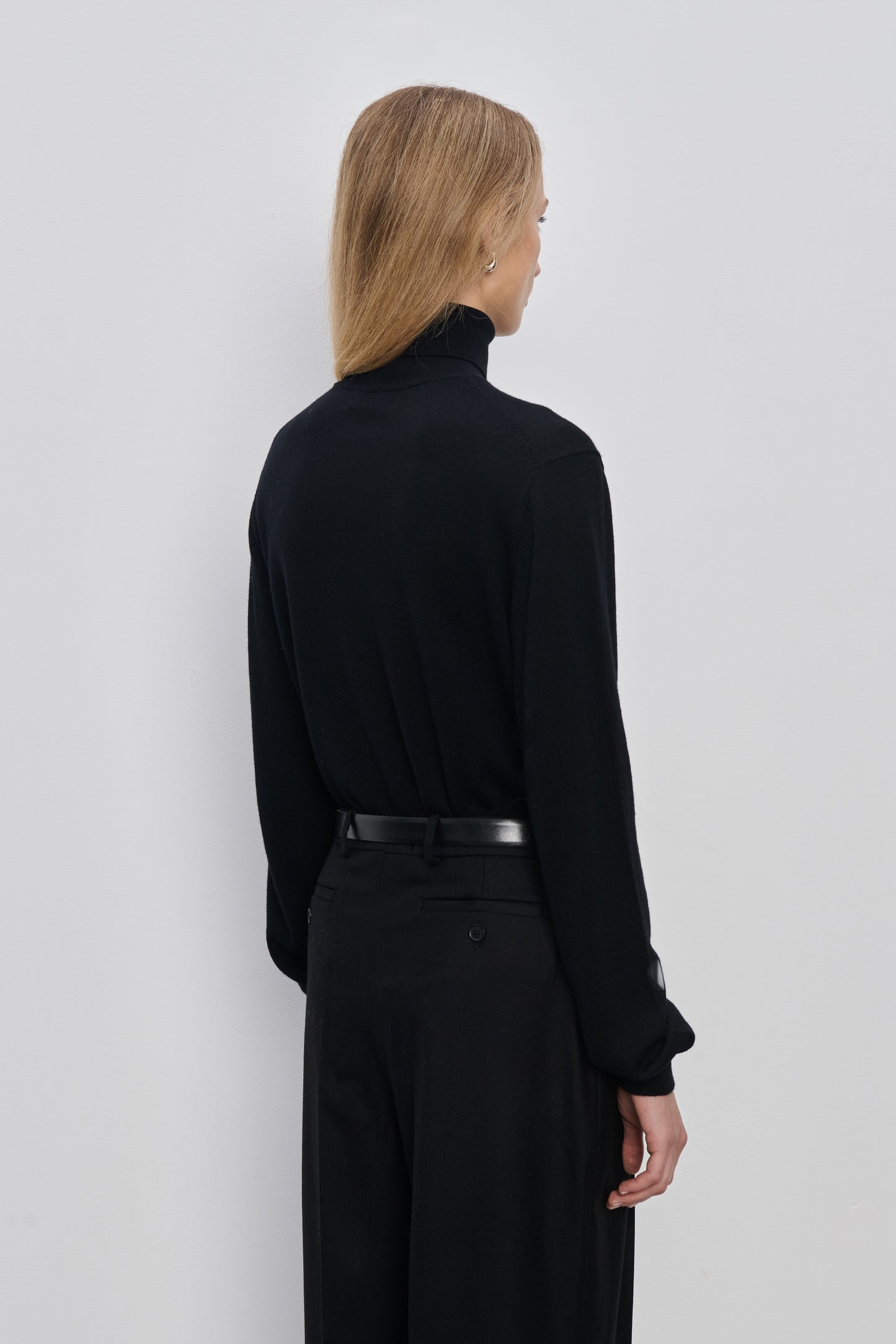 Arlen Black Turtleneck