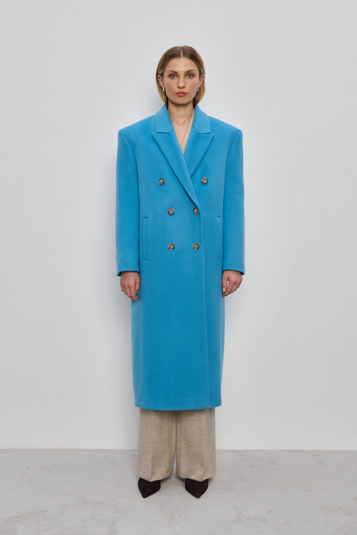 Blanco Blue coat