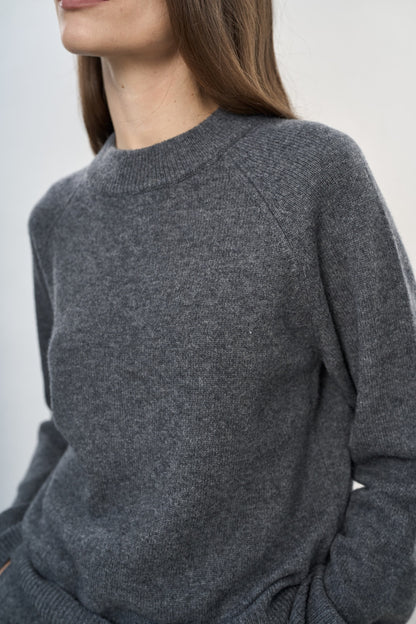 Sweter Haruko Grey
