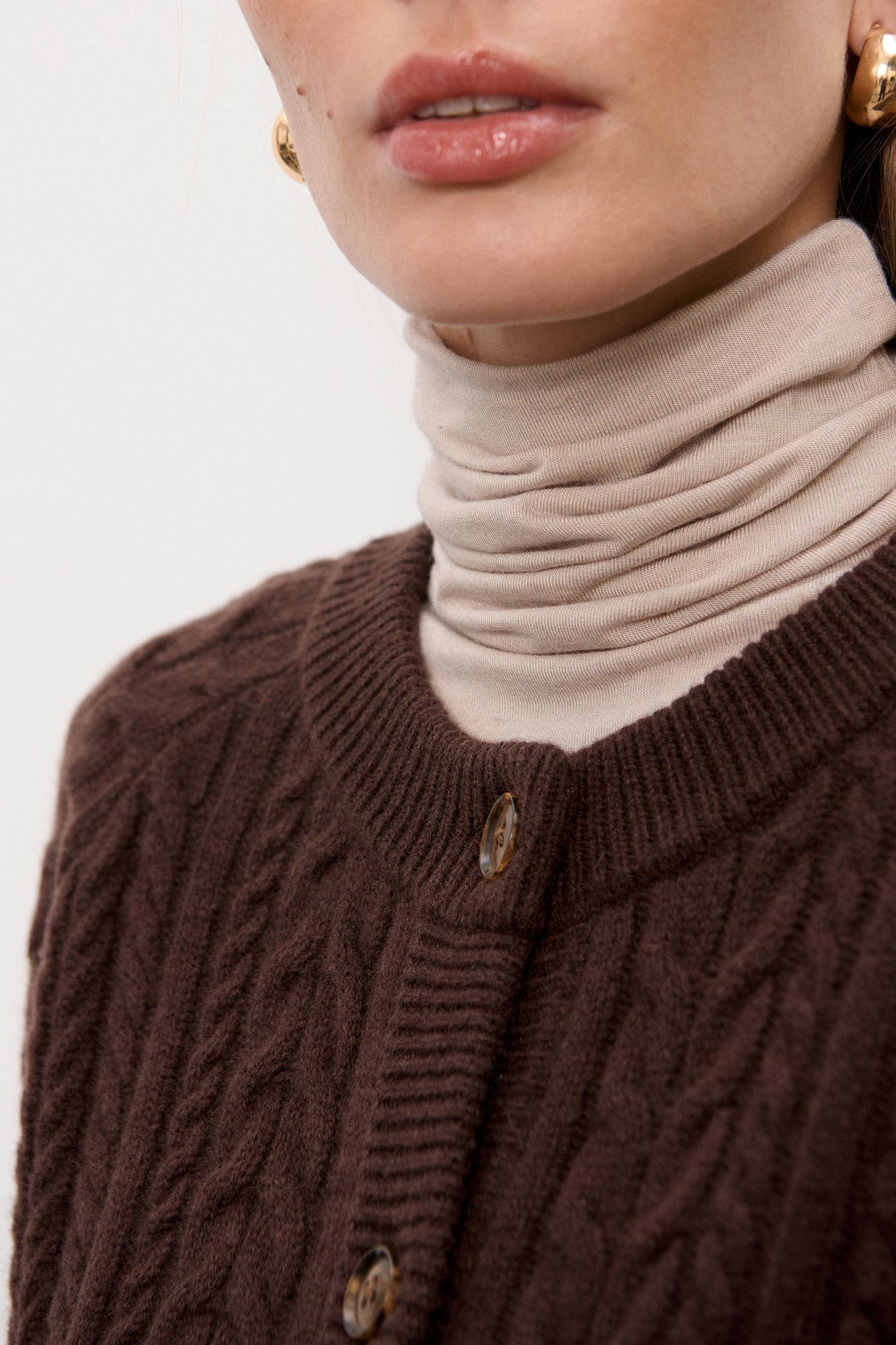 Sweter Nicole Brown